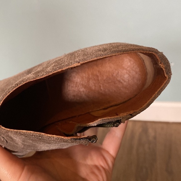 Women's Frye Nora Zip Short tan suede Ankle Boots Size 8.5 MSRP $298 EUC - Picture 8 of 9